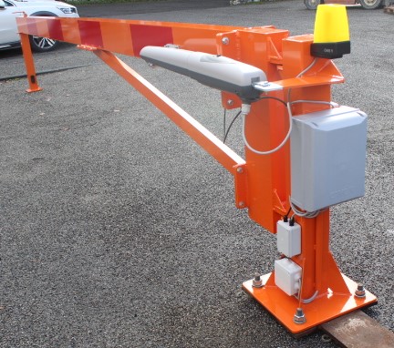 Barrière motorisée Bidart Ral 2009 Orange trafic